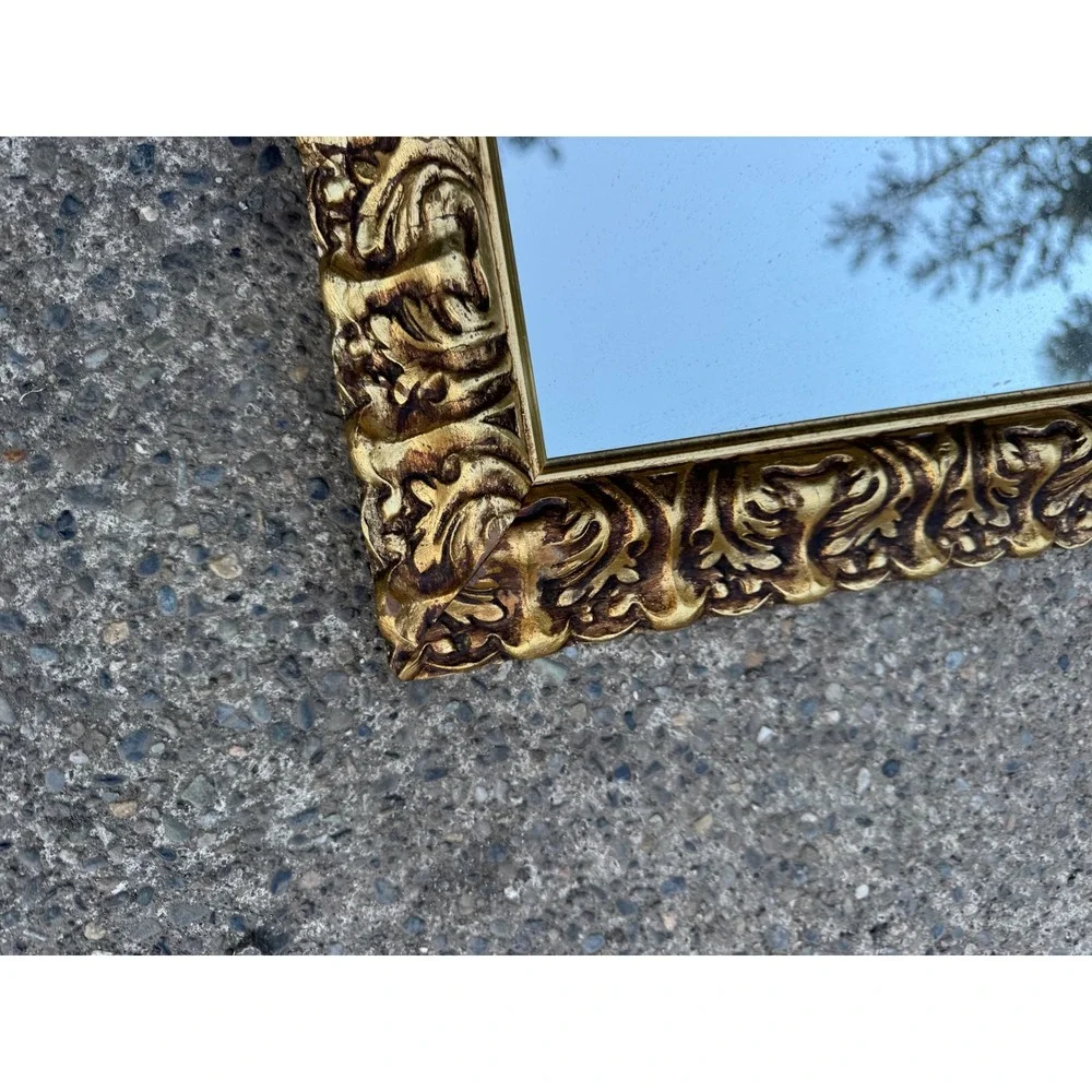 Unbranded ornate wall